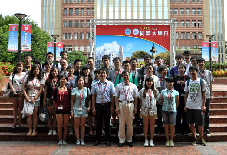 逢甲大学举办的“探花直播
日”活动